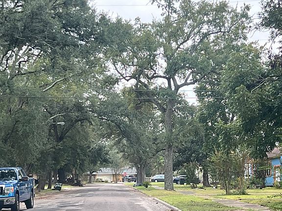 4th image of 4545 Hollywood Dr