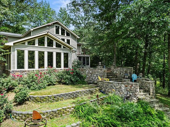 2nd image of 245 Riverview Cir