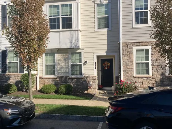 14 Manchester Dr, Hatboro, PA 19040