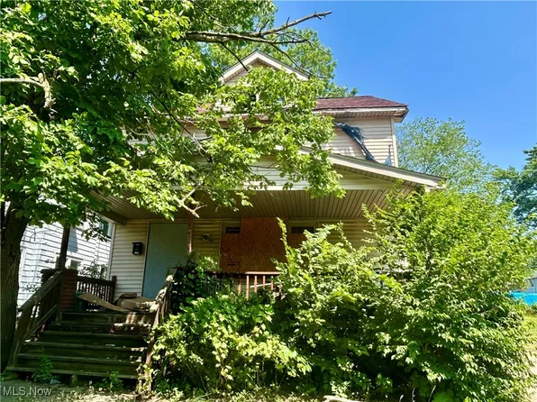 3275 E 142nd St, Cleveland, OH 44120