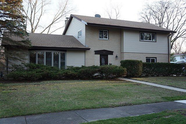 1st image of 165 Greenbriar Dr E