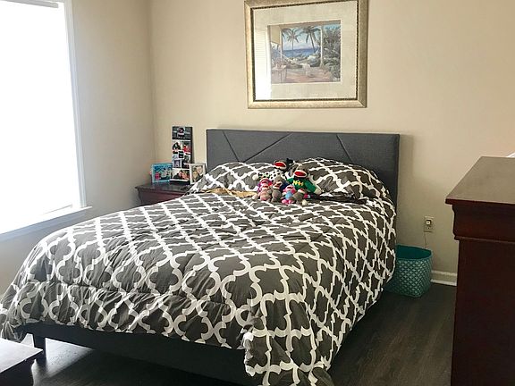 4th image of 118 Lori Dr
