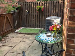 3552 S George Mason Dr, Alexandria, VA 22302