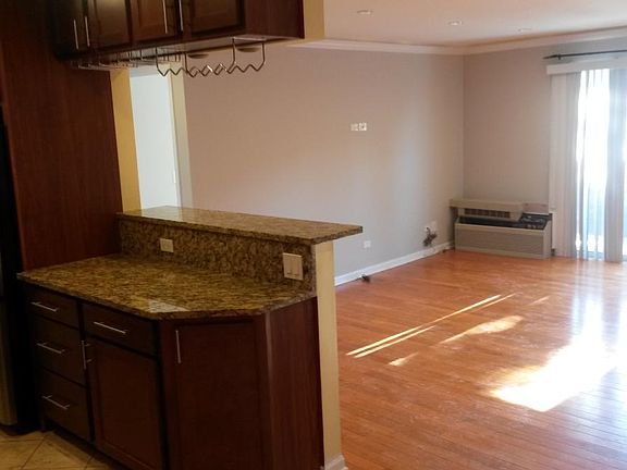 2nd image of 985 Charlela Ln APT 210