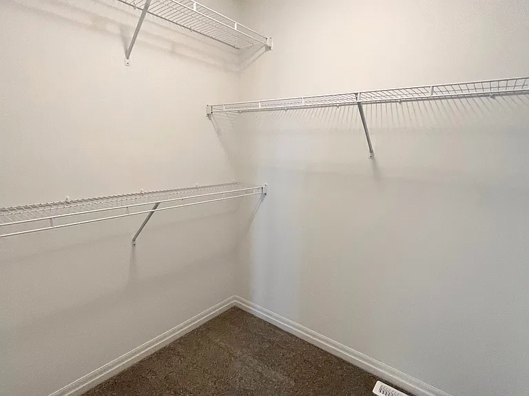 224 Renaissance Dr — Photo 14