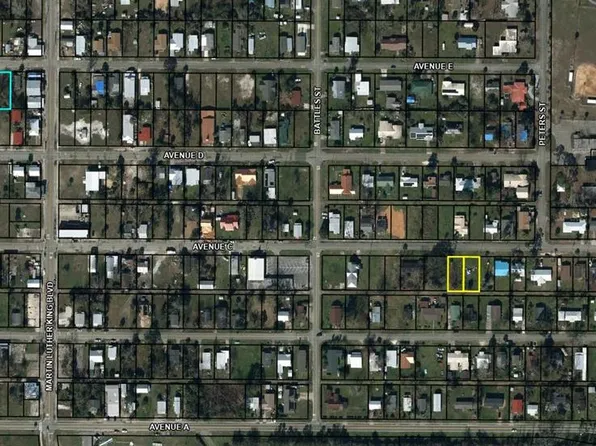 16 Avenue E, Apalachicola, FL 32320