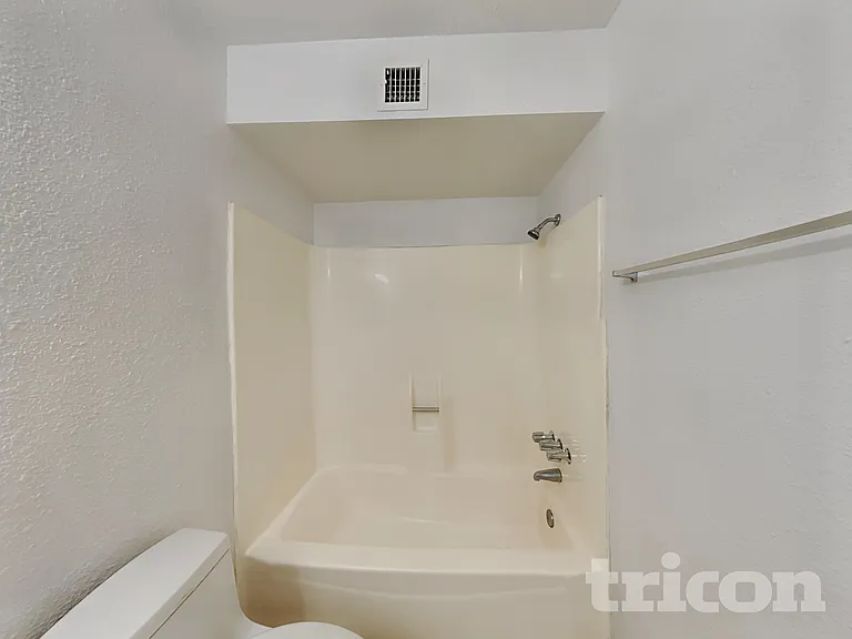 646 W Enid Ave — Photo 14