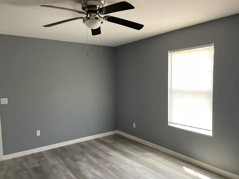 219 Locust Ln — Photo 6