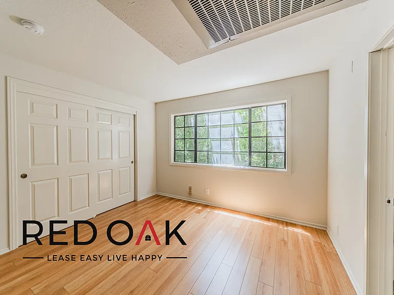 Toluca Lofts — Photo 19