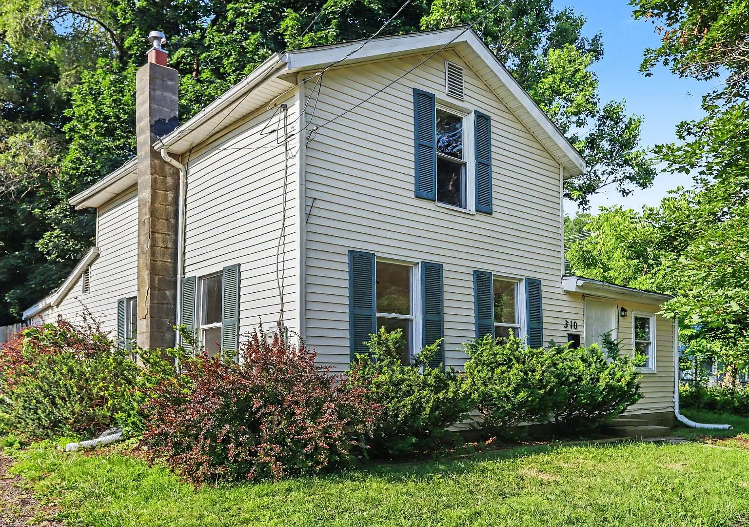 310 Locust St — Photo 2