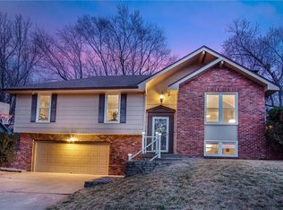 5703 NW Raintree Dr, Kansas City, MO 64152