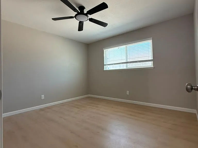 503 Hawthorn Ave #4 — Photo 12