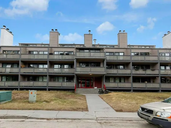 414 SW Squirrel St #111, Banff, AB T1L 0A1