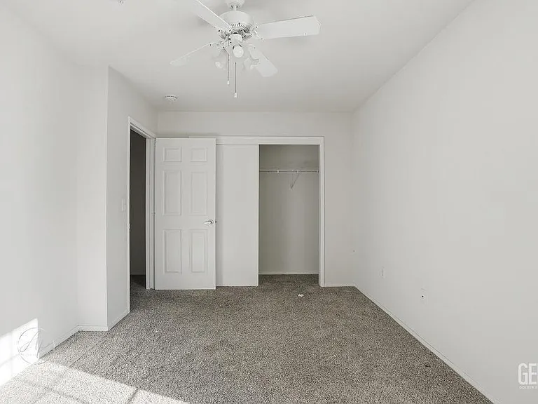 600 E Hosking Ave #10 — Photo 35
