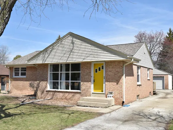 7330 North Navajo ROAD, Fox Point, WI 53217