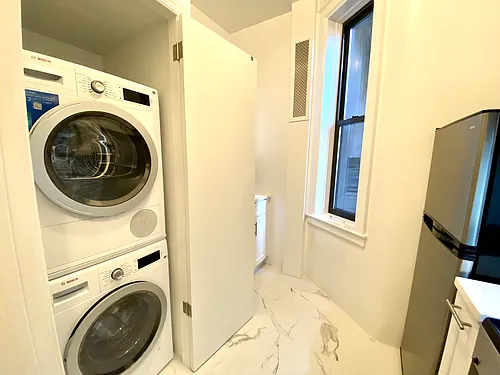 51 7th Ave S #1F Photo 1