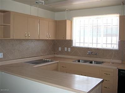 4th image of 2950 N 50th Dr