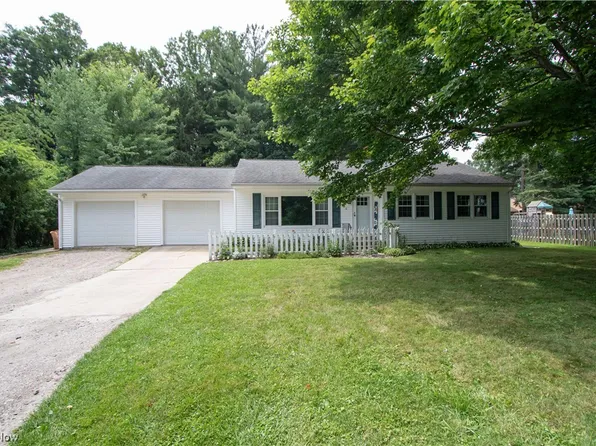 10 Deerfield Dr, Painesville, OH 44077
