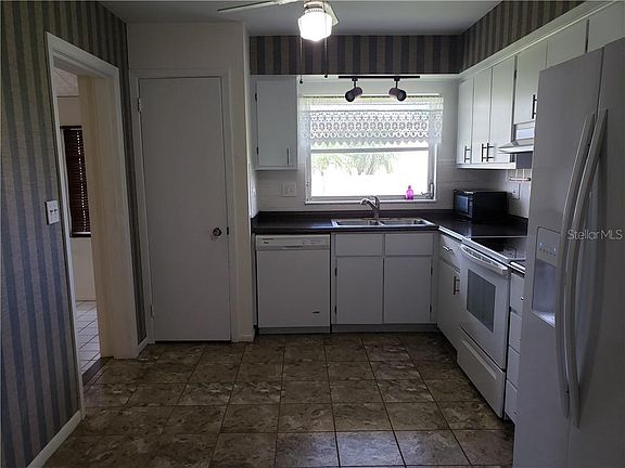 5th image of 629 La Jolla Ave