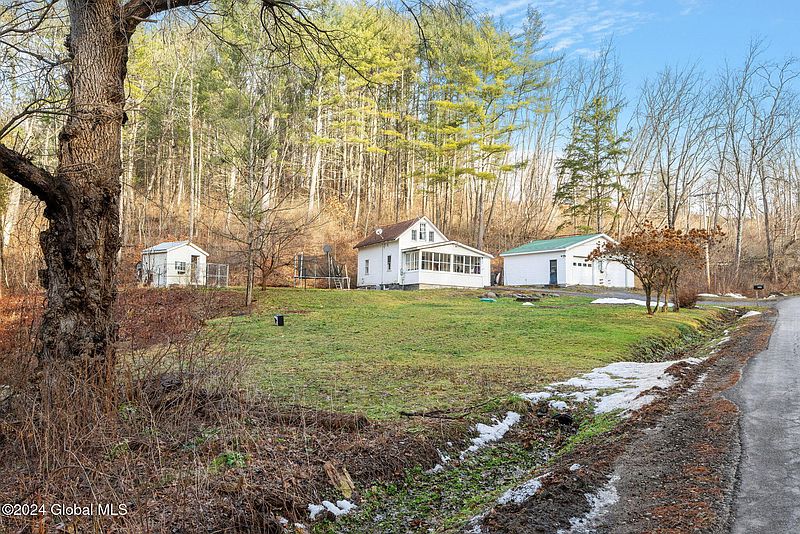 5th image of 430 Antlers Road