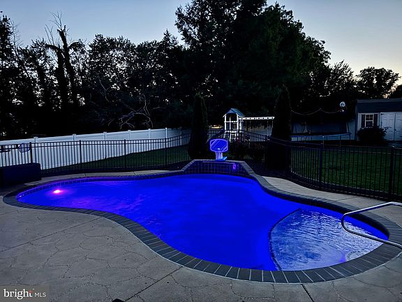 3rd image of 23569 Belmar Dr