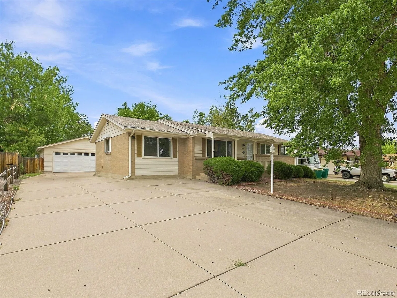4 bed, 2.0 bath, 1401 sqft, $3,545 — Photo 2