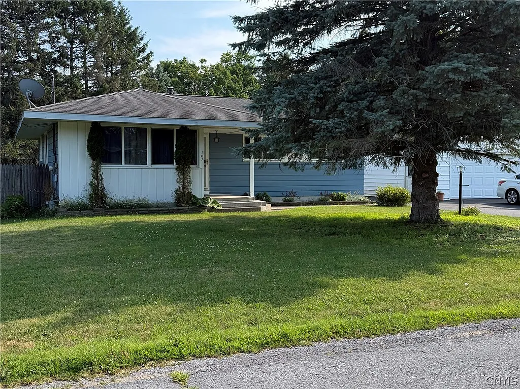 3 bed, 1.5 bath, 1152 sqft, $2,500 — Photo 3