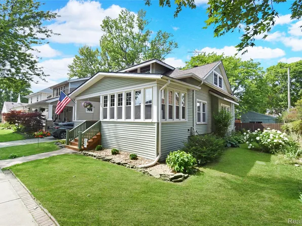 34 Moser Pl, Mount Clemens, MI 48043