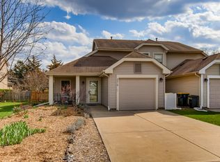 372 Aspen Ct, Carol Stream, IL 60188