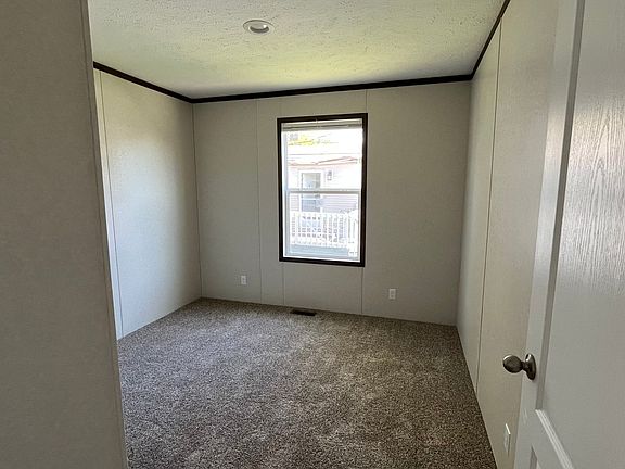 2nd image of 177 Savannah Cir