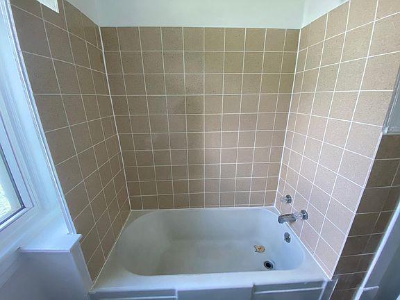 2nd image of 433 Woods Ave SW #1