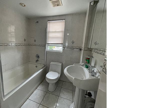 5th image of 11141 208th St Floor 2