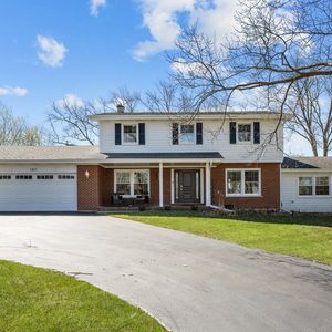 1201 Country Club Rd, Lake Zurich, IL, 60047