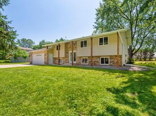 2025 Edgewood Dr, Owatonna, MN 55060