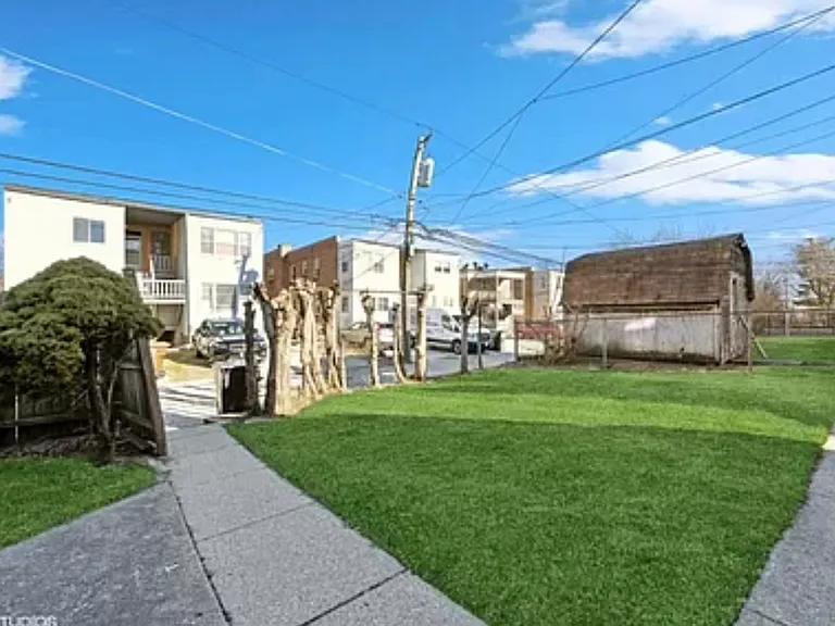 W Mulford St — Photo 9