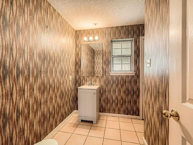 1850 County Road 105 — Photo 16