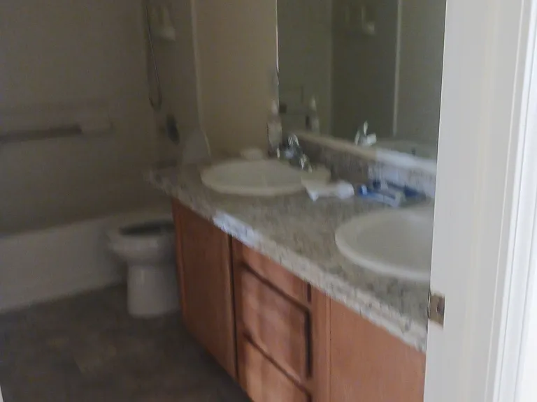 108 Burton St — Photo 38
