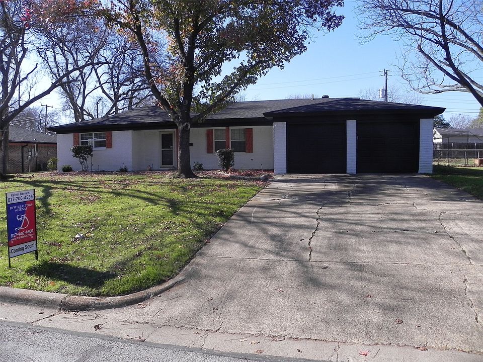 1st image of 121 N Wisteria St