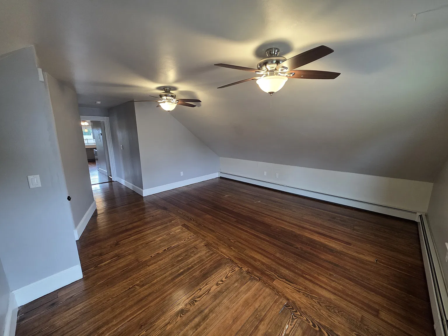  857 Hope St 3rdflr 2b/1b Heatincluded Greatlocale! Hardwoods Laundry! — Photo 4