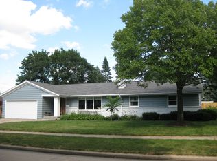 66 S Meadows Dr, Appleton, WI 54915