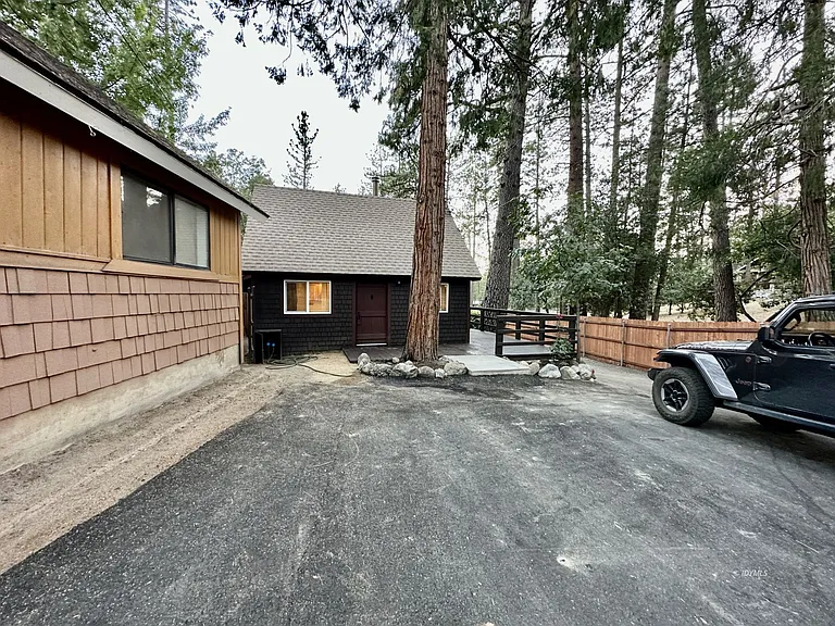 25165 Cedar St #A — Photo 24