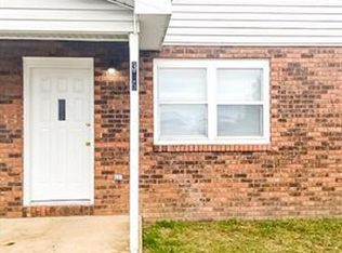 305 Country Villa Ln, Saint Robert, MO 65584