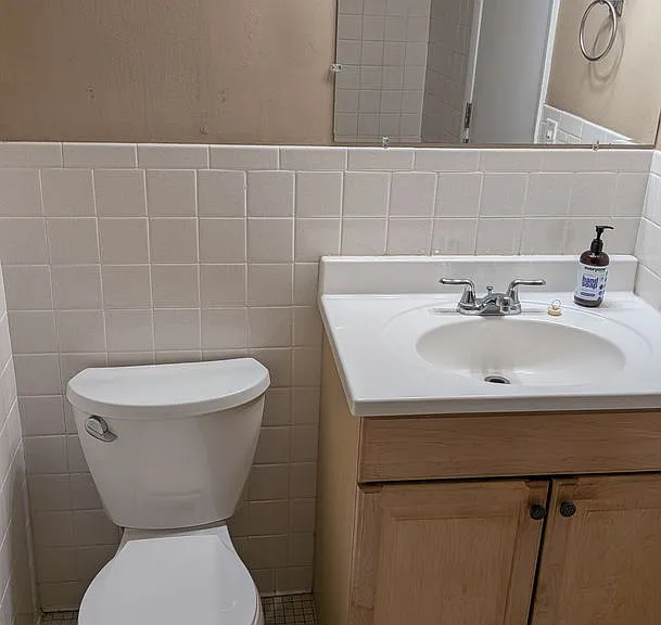 2700 W 44th St #202 — Photo 14