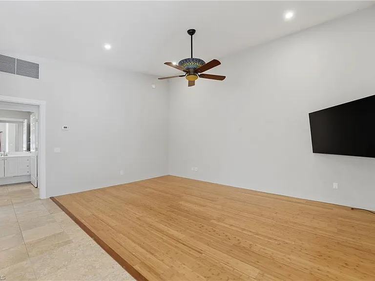 28207 Islet Trl — Photo 16