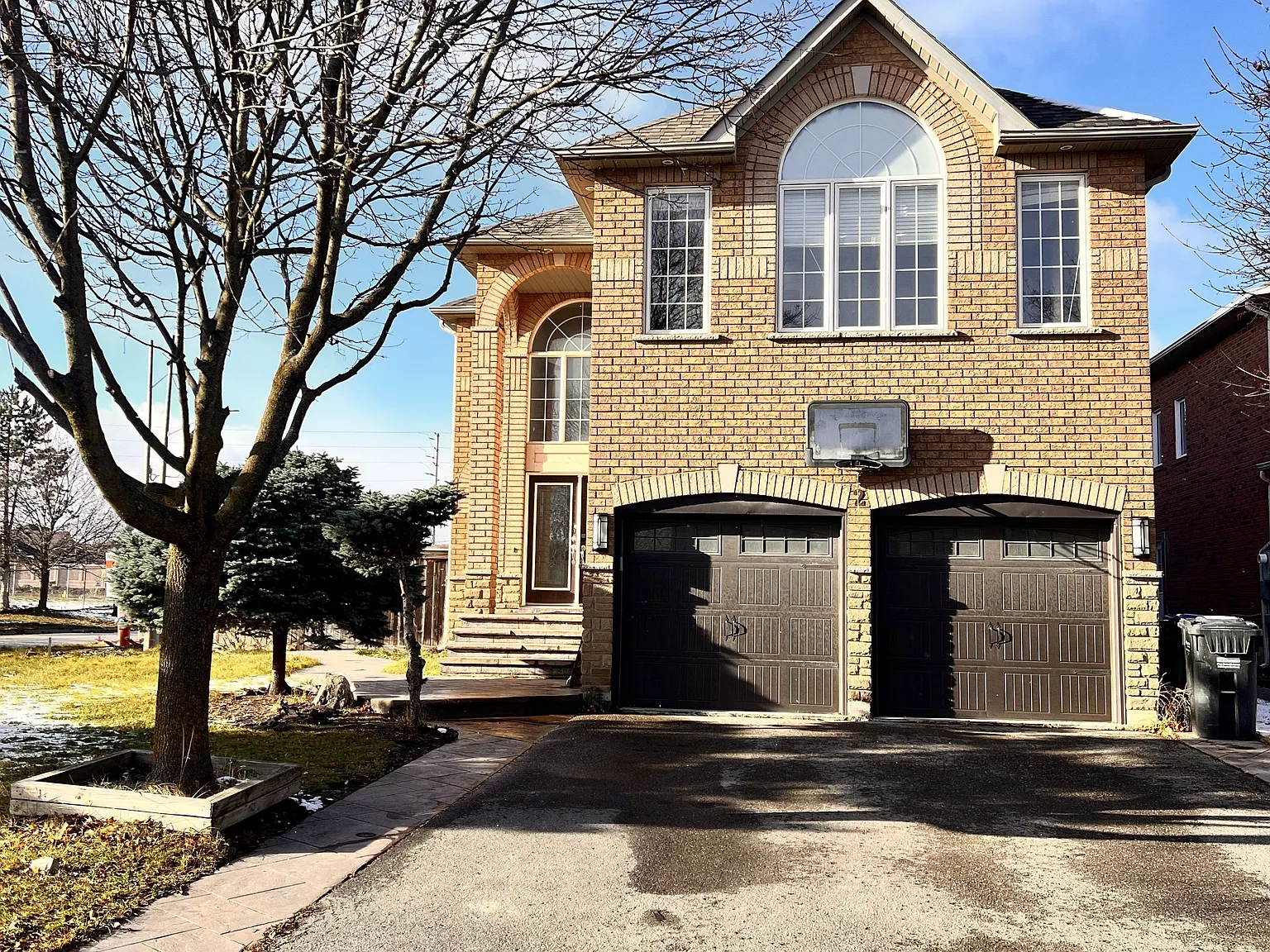 4 bed, $3,250 — Photo 1
