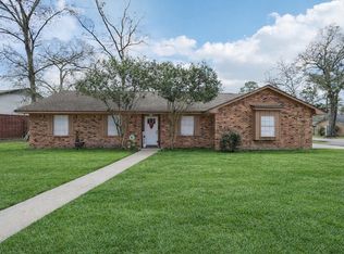 100 Montrose Cir, Conroe, TX 77301
