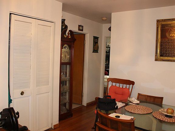 4th image of 7314 N Harlem Ave APT 1R
