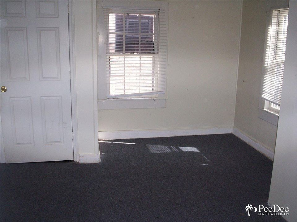 2nd image of 418 Myrtle St