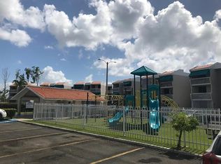 8 Laguna Gardens Avenida Laguna #8, Carolina, PR 00979