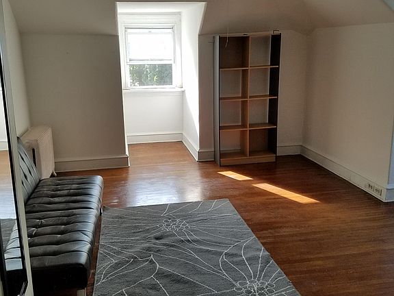 2nd image of 2815 W Queen Ln APT 3F